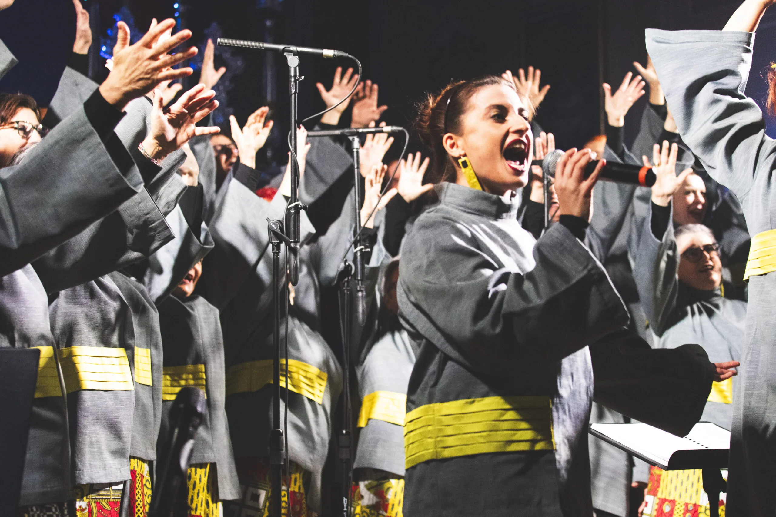 Il coro diretto da Elisa Rovida